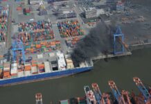 Containerschiff, CCNI Arauco, Hamburg, Hamburger Hafen, Brand, KI