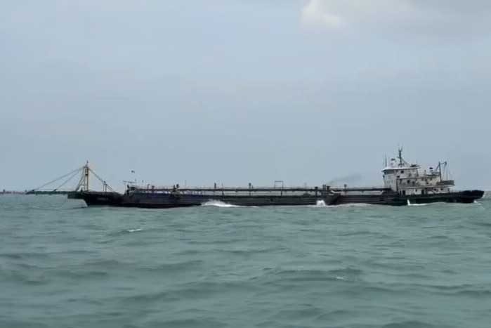 Dredger, Malaysia, MMEA, Baggerschiff, Saugbaggerschiff