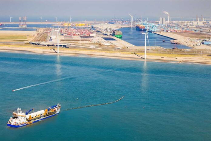 Vox Apolonia, Van Oord, bagger, dredger, Rotterdam, Maasvlakte 2