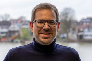 Siemens, Briese, Chartering