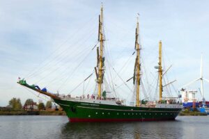 3-Mast Bark „Alexander von Humboldt“ kehr in Heimathafen zurück