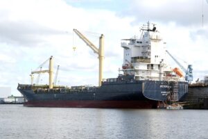 Victoria L bei Bredo in Bremerhaven