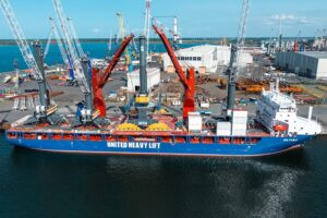 Liebherr-Rostock-deugro-United-heavy-lift