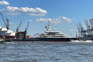 Luna / Yacht / Sanktionen