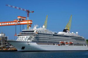 Kreuzfahrtschiff „Viking Vesta“ auf der Werft in Ancona