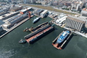 Schwimmdock „Donn’Anna“ auf der Piloda-Werft in Neapel