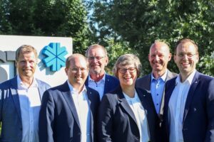 (v.l.n.r.): Jens Hilsen, Philipp Brandstrup, Jürgen Oltmanns, Britta Bartels, Michael Weber und Dennis Gloystein.