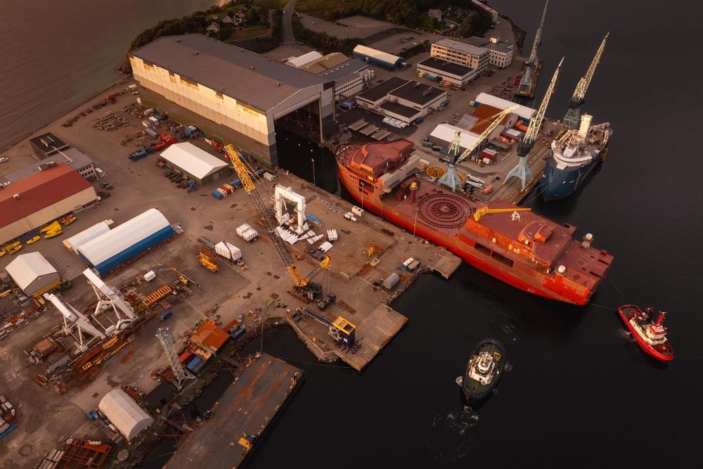 Ein schiff in der Werft bei Ulstein