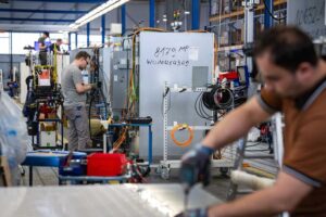 Kabinenbau bei EmsPreCab, Fabrik, Metallbau