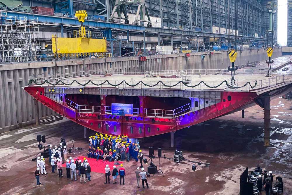 Blick ins große überdachte Baudock der Werft, wo die „Carnival Festivale“ in den nächsten Monaten gebaut wird