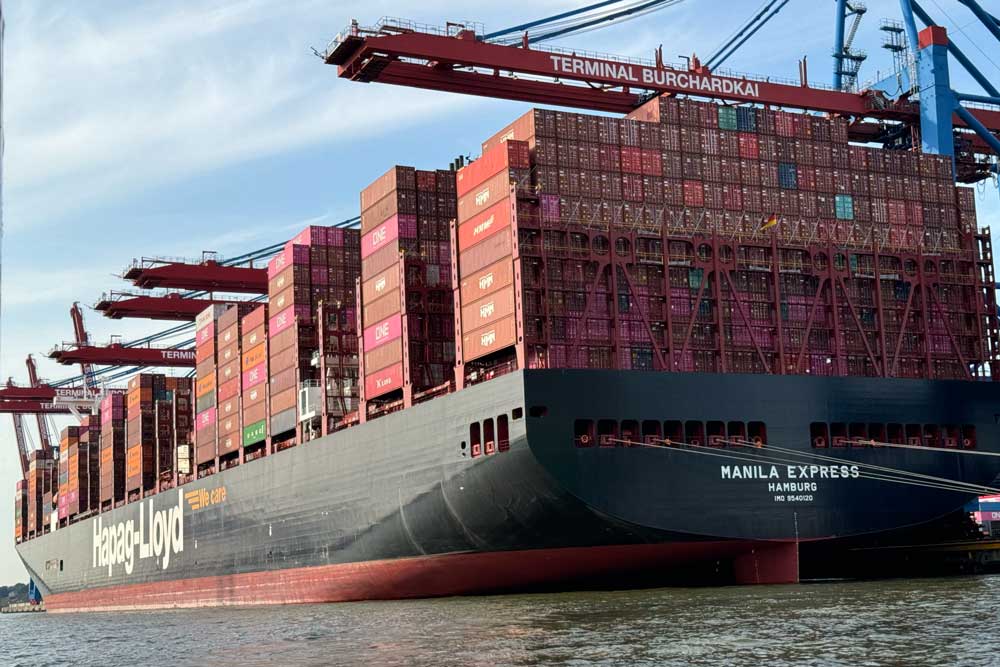 „Manila Express“ im Hafen von Hamburg
