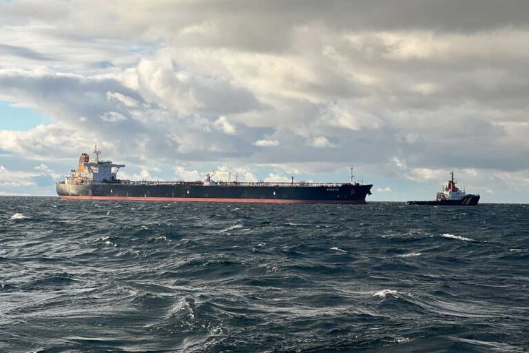 Tanker „Eventin“ vor Rügen