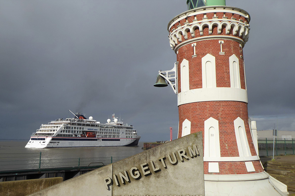 Hanseatic Nature, Hapag-Lloyd, Cruises, bremerhaven, Pingelturm