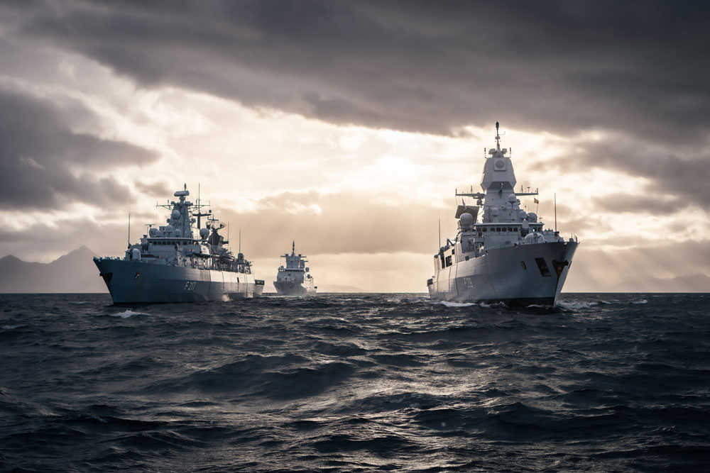 Flaggschiff der Übung war die Fregatte "Sachsen" (rechts im Bild) (© Bundeswehr)