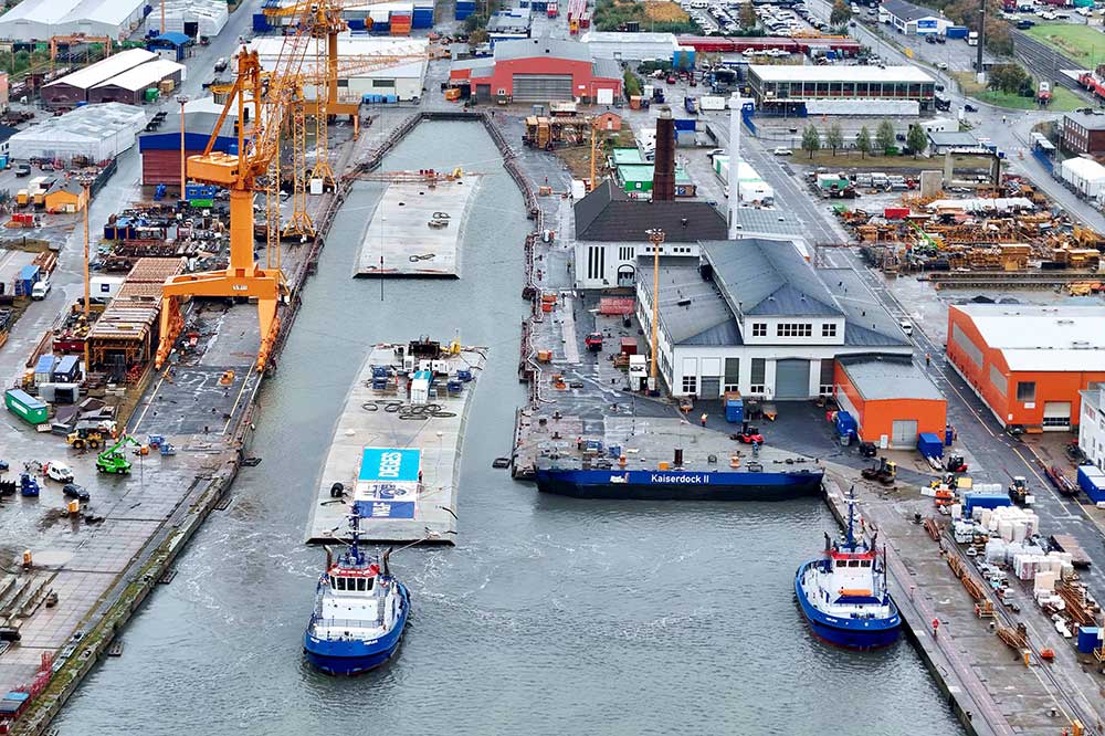 Die ersten zwei Wesertunnel-Betonröhren haben Wasser unter dem Kiel