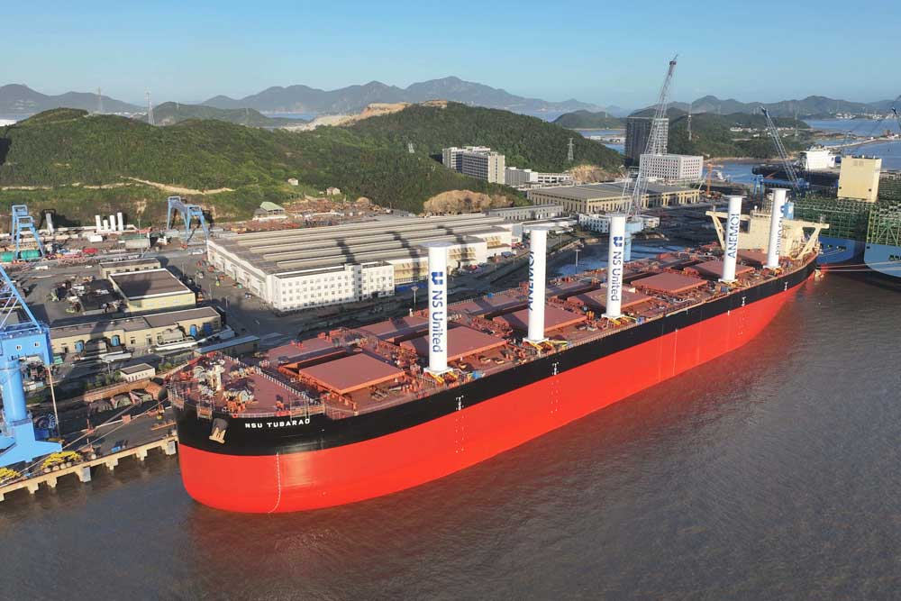 Erzfrachter „NSU Tubarao“ mit Anemoi-Segeln