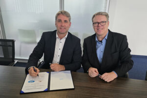 Das Abkommen wurde in der neuen Niederlassung in Hamburg von KR Hamburg und KR North Europe von Capt. Sven Kruse, Geschäftsführer Victoria Marine, und Michael Suhr, Senior Vice President / Regional Director Nord-Europa bei KR, unterzeichnet.