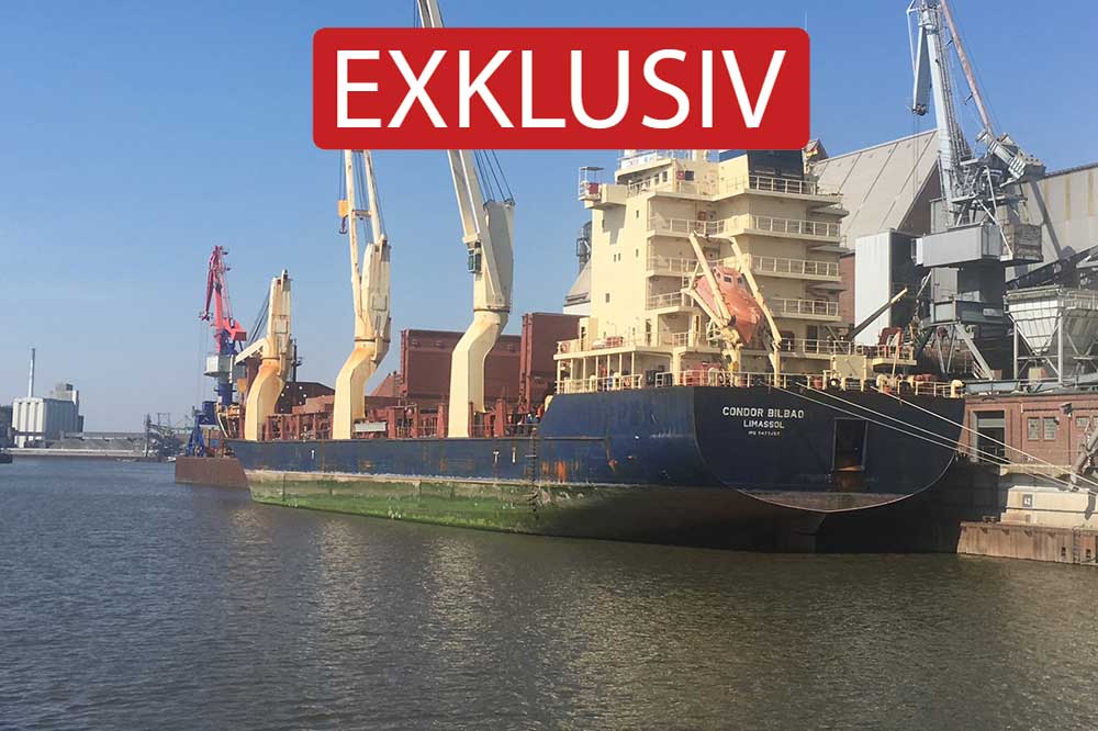 “Condor Bilbao” beim Löschen von Ladung in Bremen. (© Hollmann)