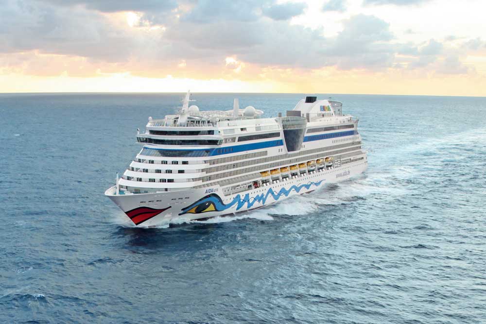Kreuzfahrtschiff „Aidaluna“ auf dem Meer
