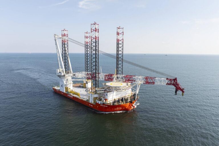 Cadeler stellt Offshore-Installationsschiff „Wind Mover“ in Dienst