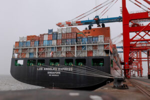 "Los Angeles Express" am Eurogate-Terminal im Jade-Weser-Port in Wilhelmshaven (© Eurogate)