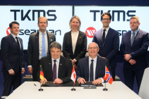 Menschen die einen Vertrag unterzeichnet haben