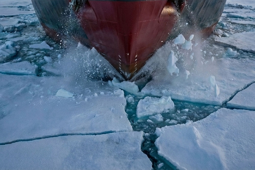 Eisbrecher im Eis