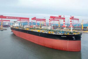 Tanker auf der Werft Hengli Heavy Industries in China