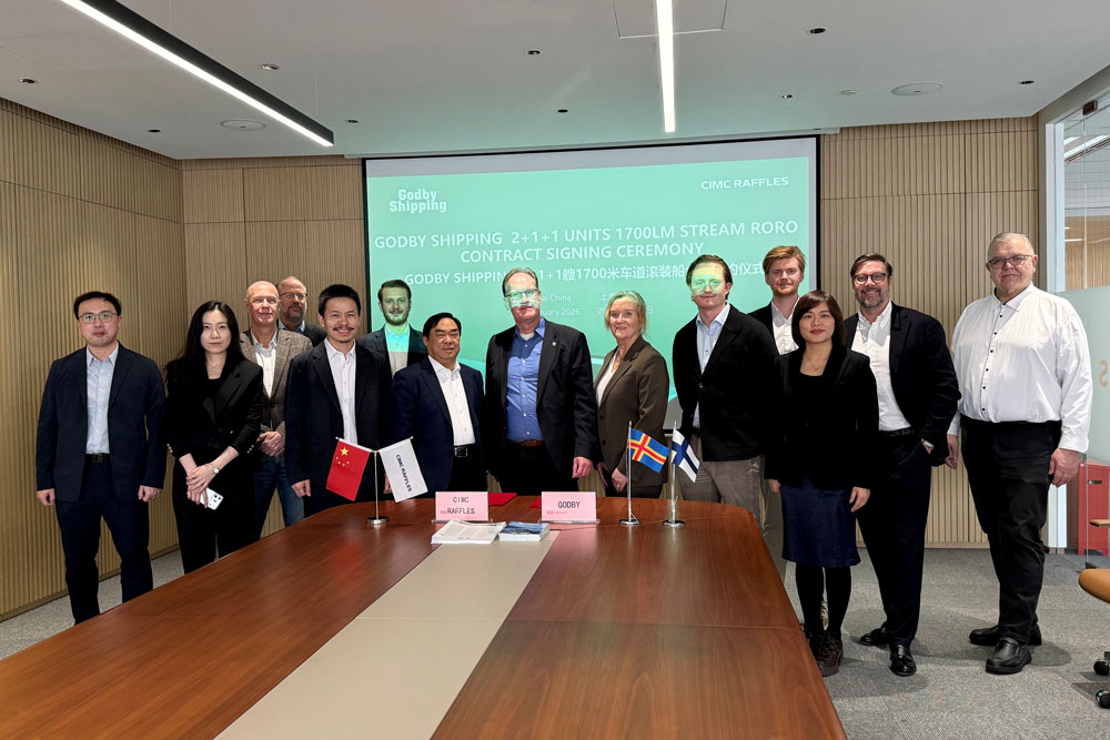 Vertragsunterzeichnung auf der chinesischen Werft CIMC Raffles