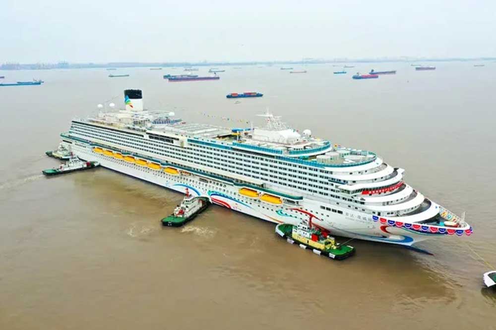 Kreuzfahrtschiff „Adora Flora City“