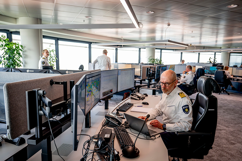 In diesem „schlagenden Herzen des Rotterdamer Hafens“ werden die Planung und Zulassung von Schiffen geregelt. (© Port of Rotterdam/ Robin Utrecht)