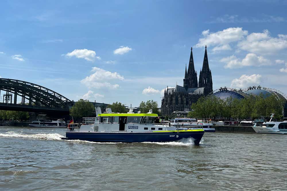 Streifenboot „WSP 9” der Siemer Werft auf dem Rhein