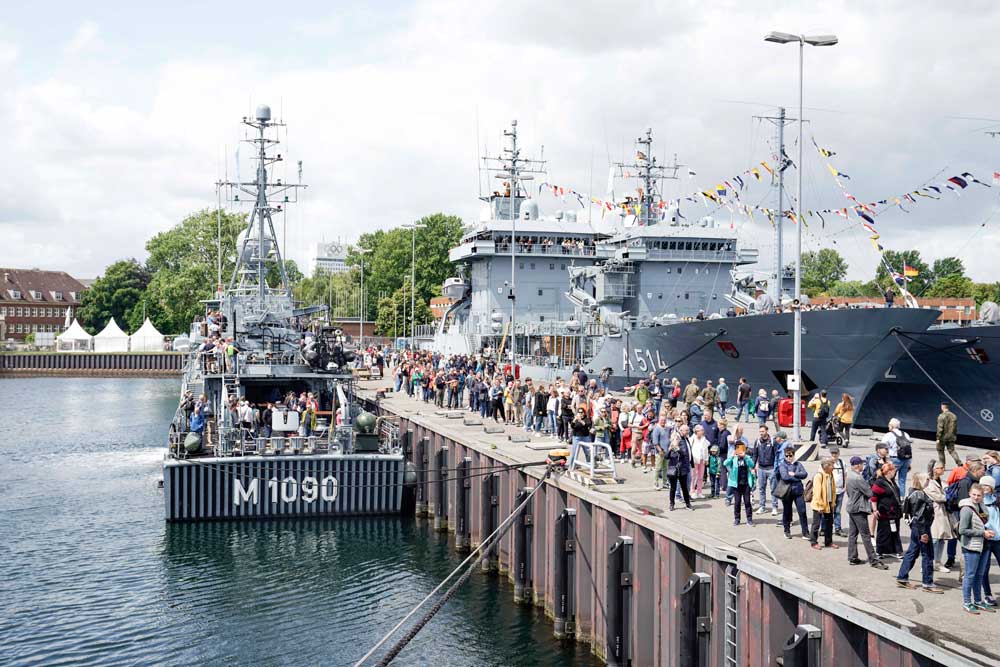 Viele Attraktionen erwarten die Kieler Woche Besucher am Marine-Stützpunkt