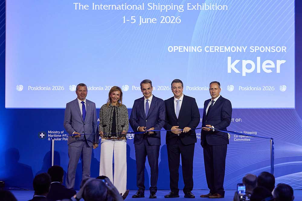 Eröffneten gemeinsam die Posidonia 2026 (v.l.) IMO-Generalsekretär Arsenio Dominguez, UGS-Präsidentin Melina Travlos, Premierminister Kyriakos Mitsotakis, EU-Kommissar Apostolos Tzitzikostas und Messechef Theodore Vokos (© Posidonia)