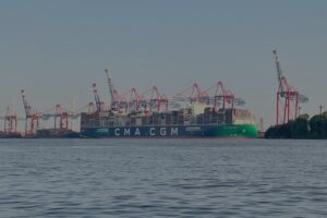 Ein Schiff der französischen Linienreederei CMA CGM
