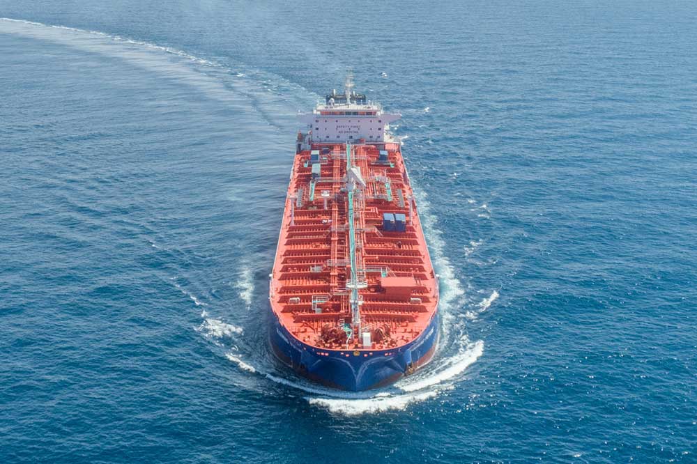 Ein Schiff auf dem Meer, Frontansicht