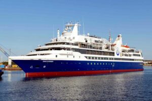 Expeditionskreuzfahrtschiff „Discoverer“ in Bremerhaven