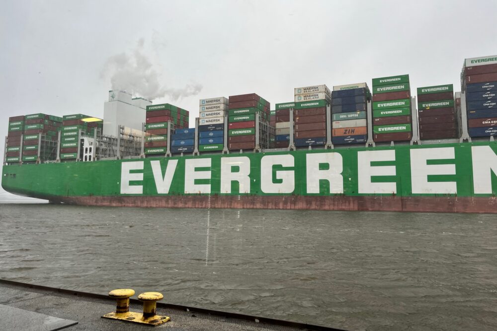 Containerschiff von Evergreen