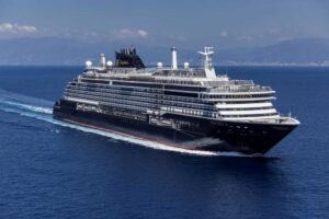 Kreuzfahrtschiff „Explora III“ auf dem Meer