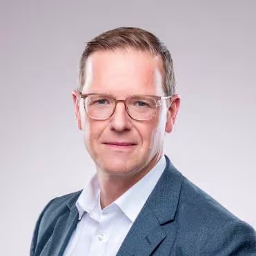 Patrick Briest Sr. Director of Operations IT Products Hapag-Lloyd