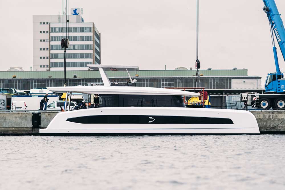 Die 18 m lange Solar-Elektro-Yacht „Pioneer One“ ist das erste fertiggestellte Schiff der deutschen Werft Pioneer Yachts