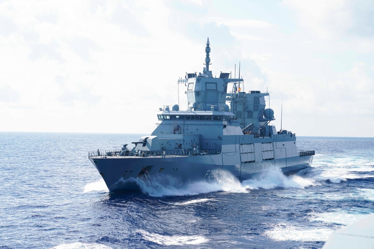 Flottillenadmiral Christian Scherrer übernimmt die Führung der deutschen Einsatzkräfte und der Maritime Task Force von UNIFIL (© Presse- und Informationszentrum Marine)