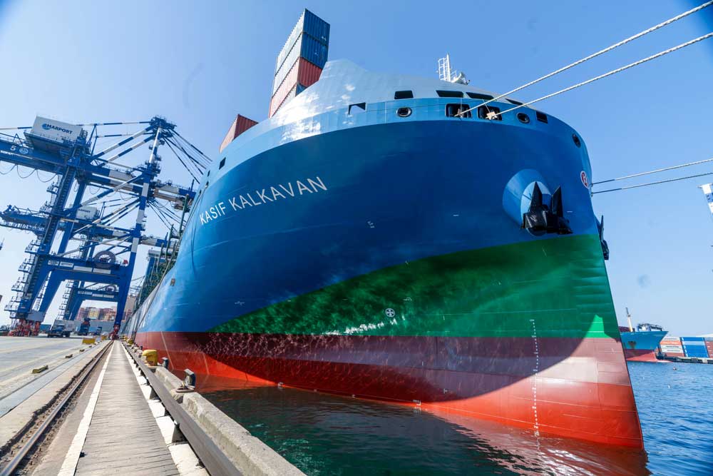 Containerschiff „Kaşif Kalkavan“ (4.000 TEU) im Hafen Marport bei Istanbul
