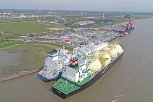 Schwimmendes LNG-Terminal vor Brunsbüttel