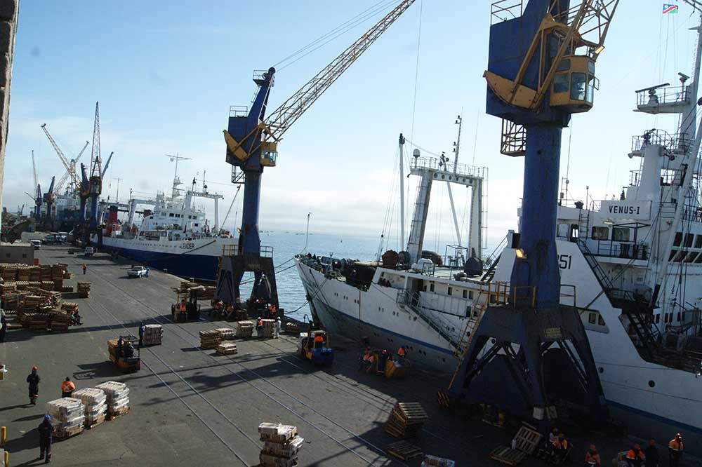 Einige Länder - hier der Hafen Walvis Bay in Namibia - haben schon konsequent in die »Blaue Ökonomie« investiert