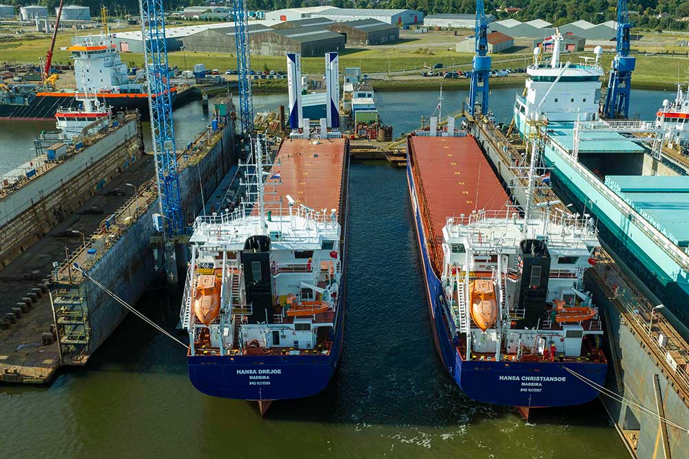 Die Shortsea-Neubauten "Hansa Drejoe" und "Hansa Christiansoe" vom Typ vom Typ Ecofreighter bekommen für Leonhardt & Blumberg Ventofoils von Econowind installiert
