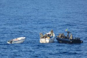 EU-Soldaten verfolgten somalische Piraten und setzten sie schließlich fest (Fotos: Atalanta)
