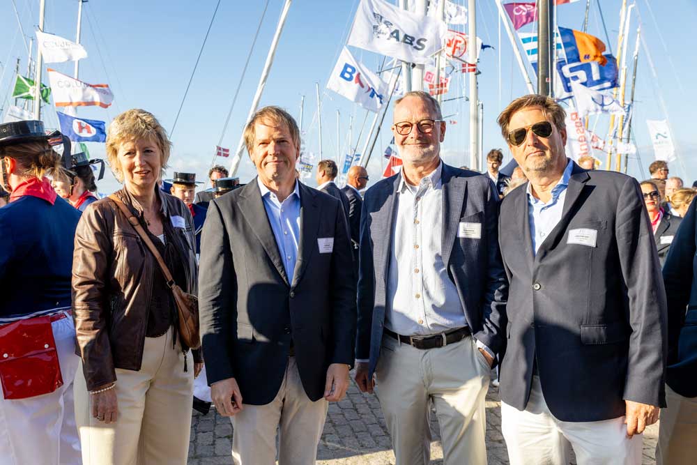 v.l.: Annelis Baagø (Kommune Ærø), Dieter Gast (Peter Gast Shipping), Peter Hansted (Kommune Ærø) und Christian Gast (Peter Gast Shipping)