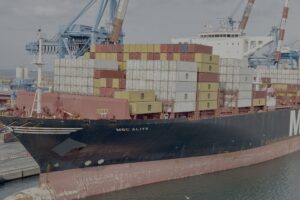Ein Containerschiff der MSC