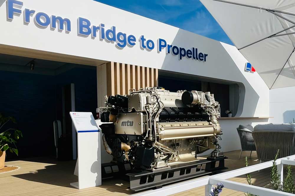 Sein neues Portfolio hat Rolls-Royce unter anderem auf dem diesjährigen Yachting Festival in Cannes vorgestellt, darunter war zudem der neue mtu-Motor M96Z der Baureihe 2000 (© Rolls-Royce)